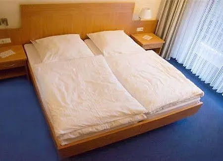 Hotell Wellness- Und Joeckel 3*